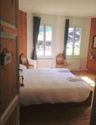 Tek Büyük Yataklı Oda, Ortak Banyo
