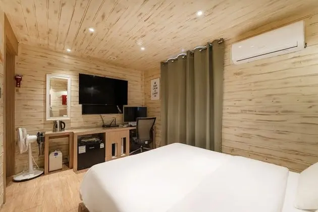 Deluxe Tek Büyük Yataklı Oda