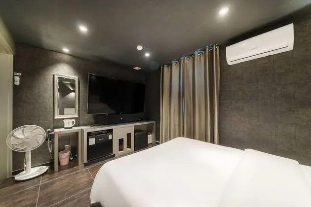 Real OTT Room