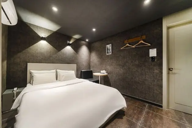 Real OTT Room