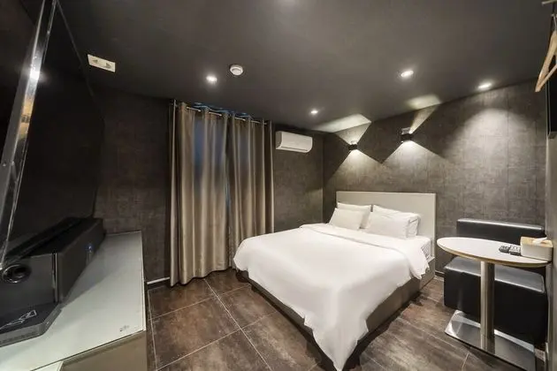 Real OTT Room