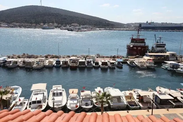 Deniz manzaralı Balkonlu Lüks çift kişilik oda