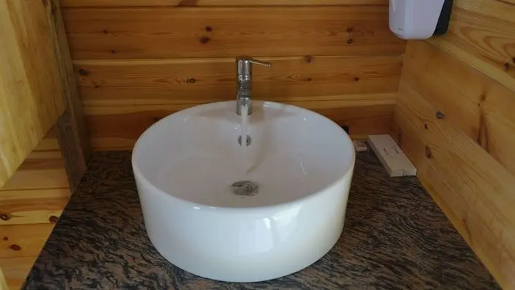 Büyük Yataklı Tek Kişilik Oda