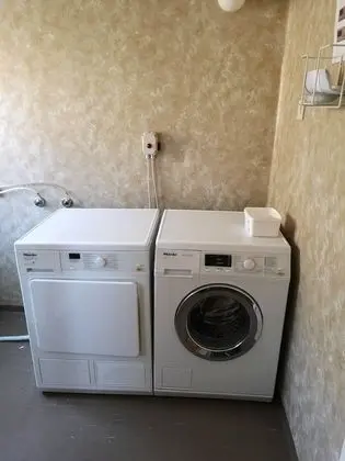 İki Ayrı Yataklı Oda, Ortak Banyo