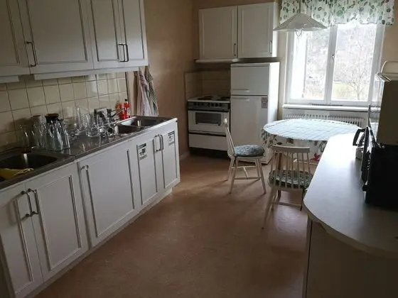 İki Ayrı Yataklı Oda, Özel Banyo (Shared Shower)