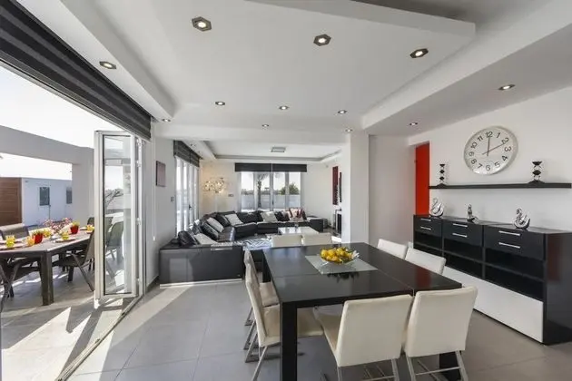 Villa, 4 Yatak Odası, Kişiye Özel Havuzlu