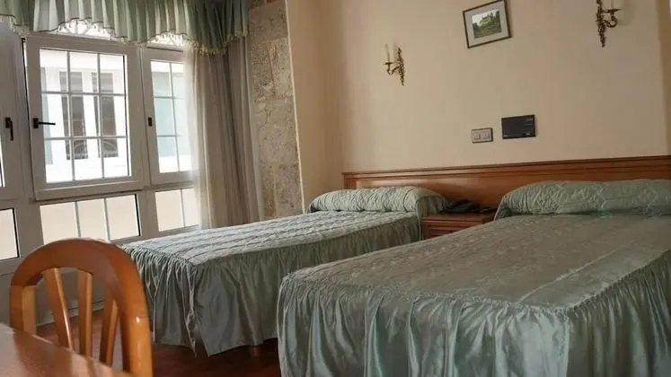 Büyük Yataklı Tek Kişilik Oda