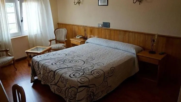 Büyük Yataklı Tek Kişilik Oda