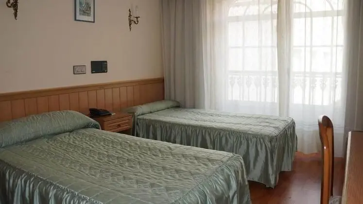 Tek Büyük veya İki Ayrı Yataklı Oda