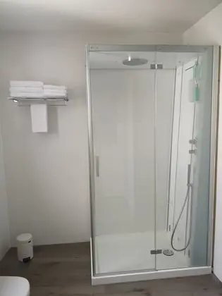 Family Tek Büyük Yataklı Oda