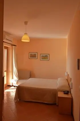 Üç Kişilik Oda