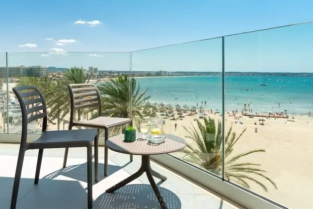 Tek Büyük veya İki Ayrı Yataklı Oda, Deniz Manzaralı