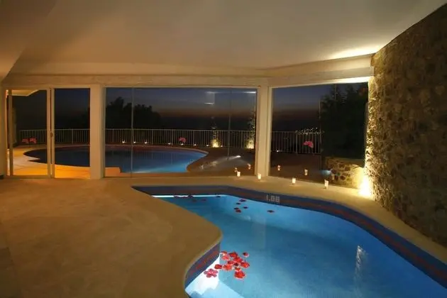 Master Suite with in & out pool