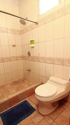 Standard Dört Kişilik Oda, Havuz Manzaralı