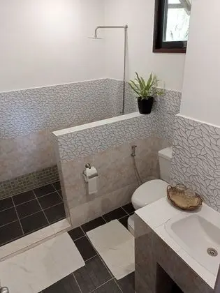 Comfort Tek Büyük Yataklı Oda, Havuz Kullanımı, Deniz Manzaralı