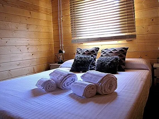 Kulübe, 2 Yatak Odası (1)