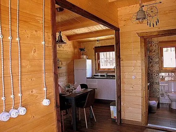 Kulübe, 2 Yatak Odası (1)