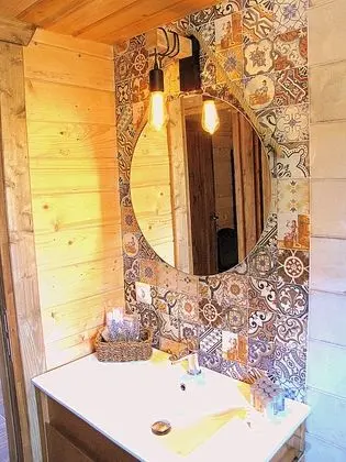 Kulübe, 2 Yatak Odası (1)