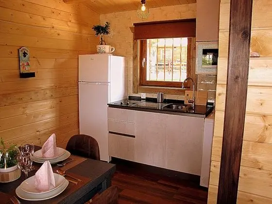 Kulübe, 2 Yatak Odası (2)