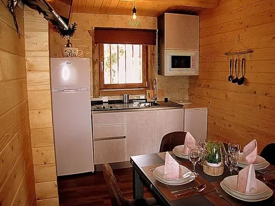 Kulübe, 2 Yatak Odası (2)