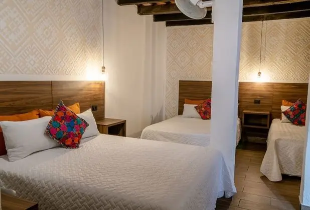 Comfort Üç Kişilik Oda, Özel Banyo, Avlu