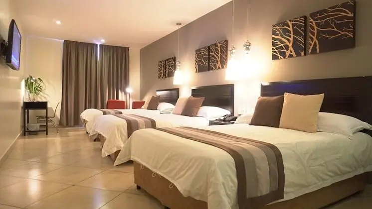 Standard Üç Kişilik Oda (3 Double Beds)