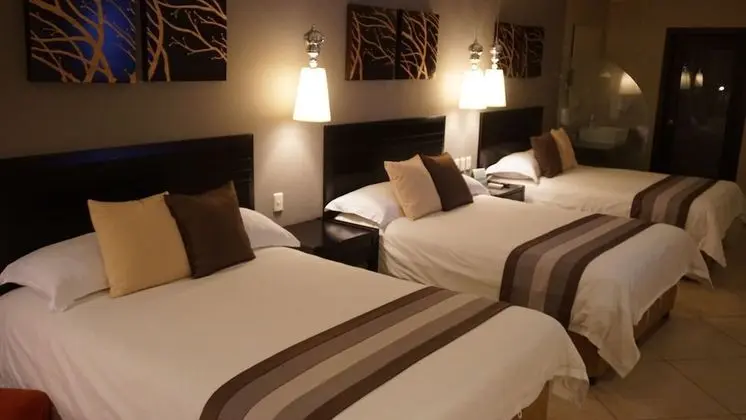 Standard Üç Kişilik Oda (3 Double Beds)