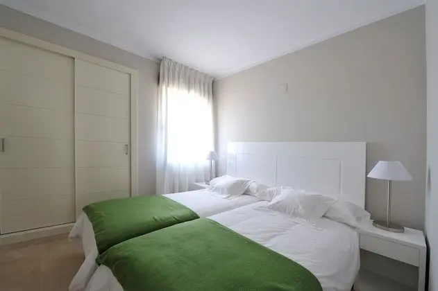 Apart Daire, 2 Yatak Odası, 2 Banyolu, Bahçeli