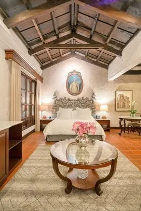 Master Suite, 1 King Bed, No.8