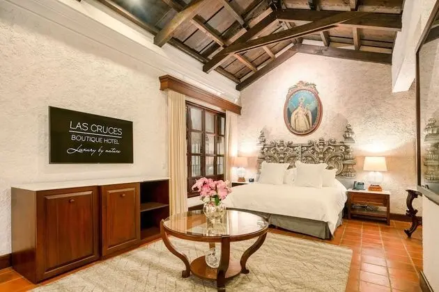 Master Suite, 1 King Bed, No.8