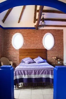 Traditional Çatı Katı (Loft)