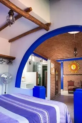 Traditional Çatı Katı (Loft)
