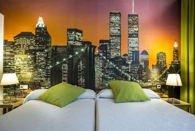 Tek Büyük veya İki Ayrı Yataklı Oda