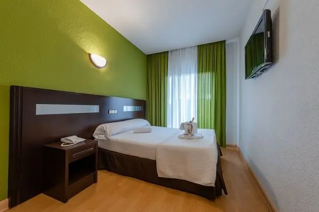 Tek Büyük veya İki Ayrı Yataklı Oda