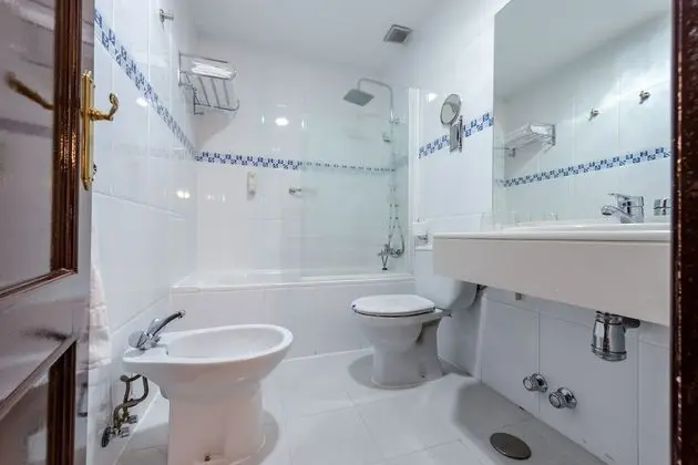 Tek Büyük veya İki Ayrı Yataklı Oda