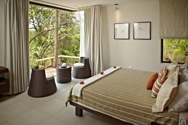 Deluxe Junior Suite w/ Jacuzzi