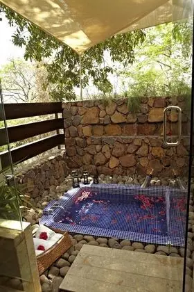 Deluxe Junior Suite w/ Jacuzzi