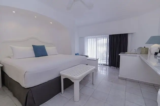 Brisas Beach Club King Bed