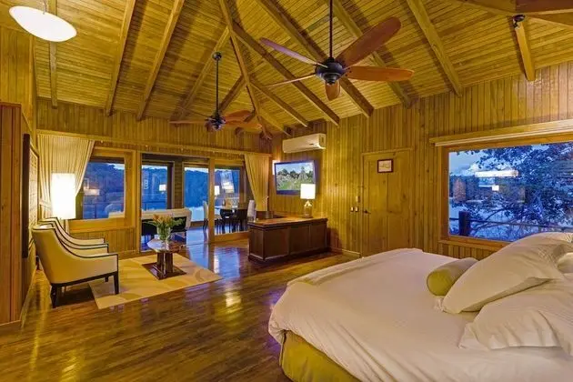 E Waterfront Master Suite Single