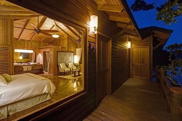 E Waterfront Master Suite Single