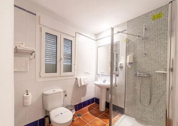 Standard Üç Kişilik Oda, Özel Banyo