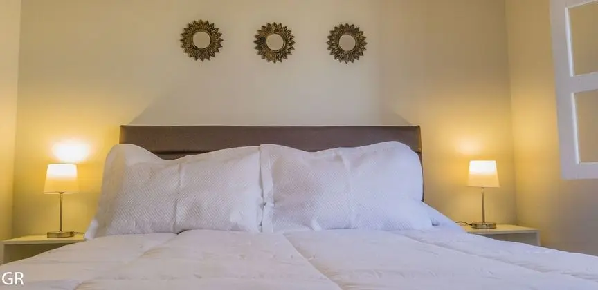 Deluxe Kulübe, 2 Yatak Odası, Havuz Manzaralı (1 Queen and 2 Single Beds)