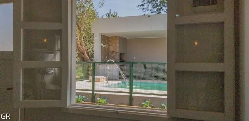 Deluxe Kulübe, 2 Yatak Odası, Havuz Manzaralı (1 Queen and 2 Single Beds)