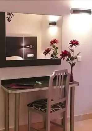 Büyük Yataklı Tek Kişilik Oda (Habitación Doble Superior con bañera)