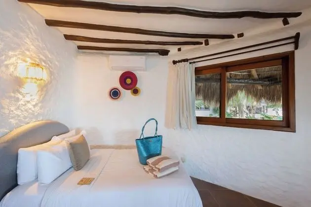 Bungalow, 1 King Bed, Garden View