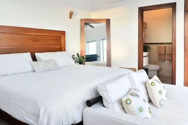 Downtown 3room Condo Olas 306