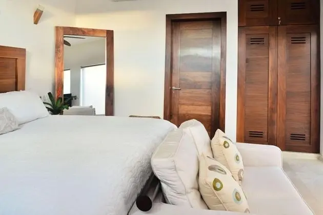 Downtown 3room Condo Olas 306