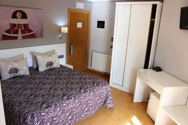 Comfort Tek Büyük veya İki Ayrı Yataklı Oda