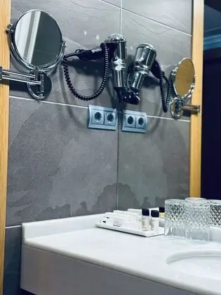 Comfort Tek Büyük veya İki Ayrı Yataklı Oda