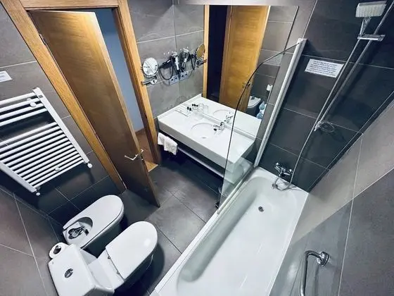 Comfort Tek Büyük veya İki Ayrı Yataklı Oda